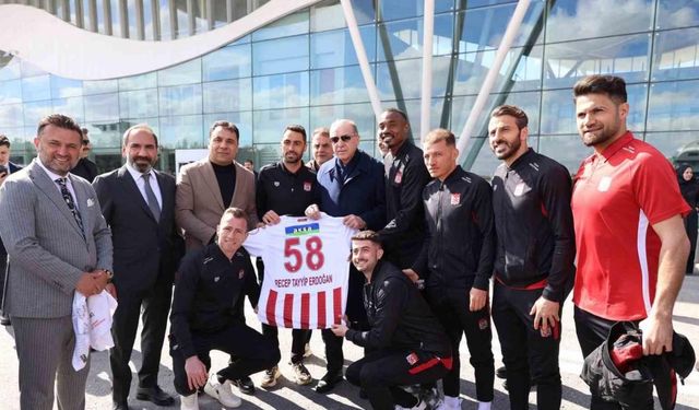 Cumhurbaşkanı Erdoğan’a özel Sivasspor forması