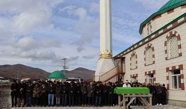 Darıca’da öldürülen genç kadın memleketi Erzurum’da toprağa verildi