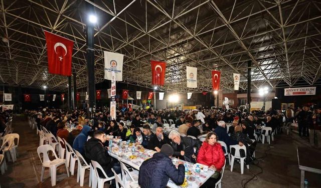 Denizli Büyükşehrin iftar sofrası Değirmenönü’nde kuruldu