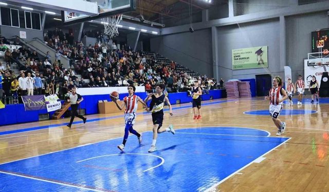 Denizli’de küçükler basketbol grup maçları heyecanı