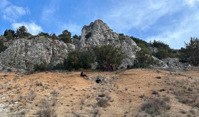 Doğa yürüyüşünde mahsur kalan 2 kişiyi AFAD ekipleri kurtardı