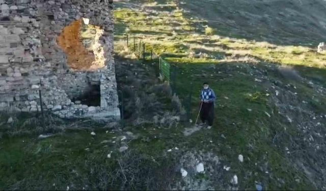 Elazığ’da ilk defa dron gören vatandaşın tavırları tebessüm ettirdi