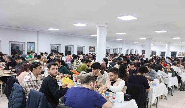 Elazığ’da üniversite öğrencilerine ücretsiz iftar veriliyor