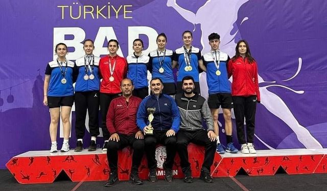 Erzincan Anadolu Lisesi Genç Kız Takımı Türkiye Şampiyonu oldu