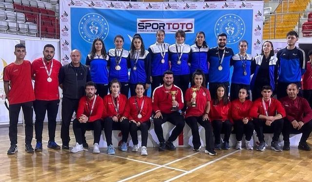 Erzincanlı sporcular başarıdan başarıya koşuyor