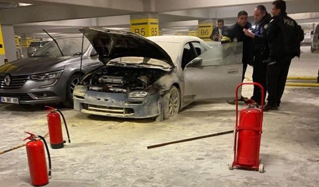 Eskişehir Şehir Hastanesi otoparkında araç yangını çıktı