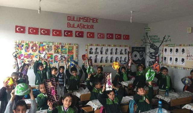 Eskişehir’de toplanan oyuncaklar Van’daki miniklere yollandı