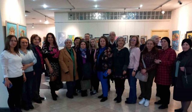 Eskişehir’deki 48 kadın ressam 48 eserini sergiledi