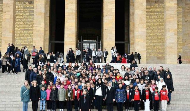 Eskişehirli öğretmen, öğrenci ve velilerden Anıtkabir’e ziyaret