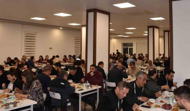 ESOGÜ Hastanesi personeli ve hasta yakınları iftarda bir araya geldi