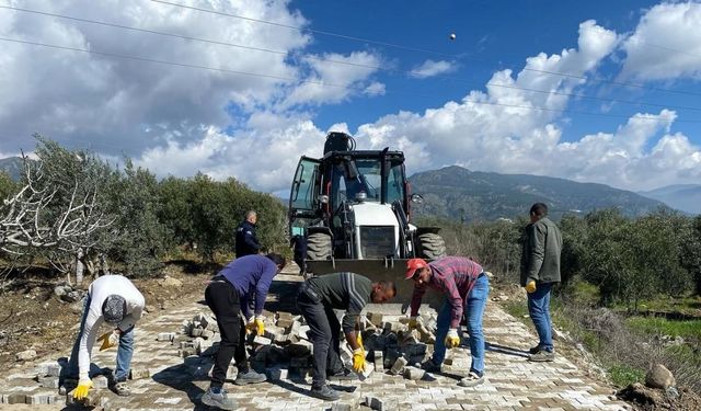 Feslek Mahallesi’nde yol yapım çalışmaları devam ediyor