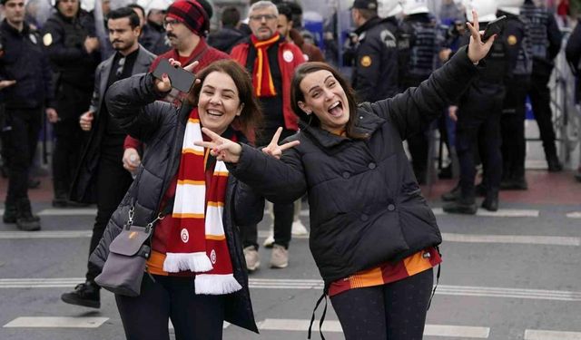 Galatasaray taraftarı, Dolmabahçe’de