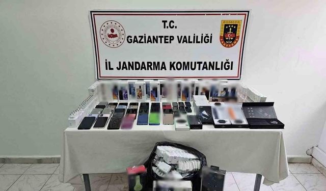 Gaziantep’te 2 milyon TL’lik kaçak malzemeye el konuldu