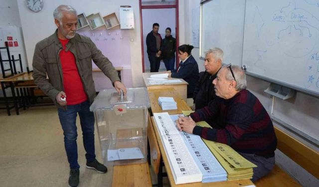 Gaziantep’te oy kullanma işlemi başladı