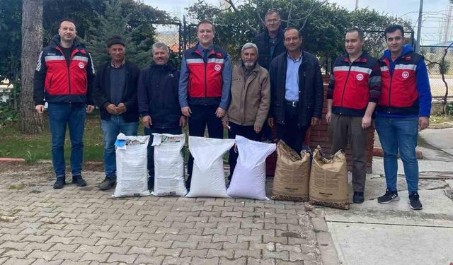 Gediz’de hibe destekli tohumlar çiftçilere dağıtıldı