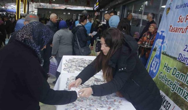 Honaz Belediyesi su tasarruf aparatı dağıttı