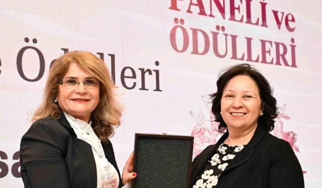 İEÜ’ye ‘Kadınların Geleceğini Güçlendiren Üniversite’ ödülü