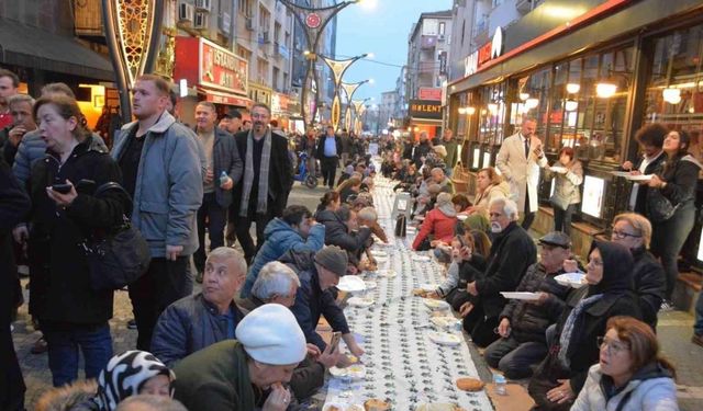 İftarlarını yeryüzü sofrasında açtılar