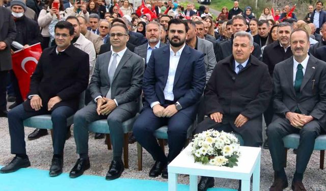 İzmir Valisi Elban: “Deprem illeri dışında okul yatırımı alan tek il biziz”