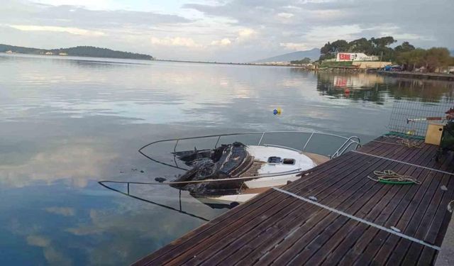 İzmir’de korku dolu anlar: Patlayan tekne alevler içinde kaldı