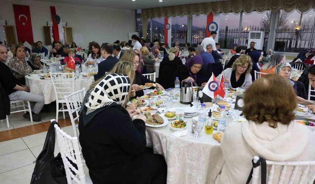 İzmir’de şehit aileleri ve gaziler iftarda buluştu