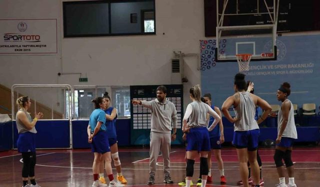 İzmit Belediyespor oyuncuları play-off maçını sabırsızlıkla bekliyor