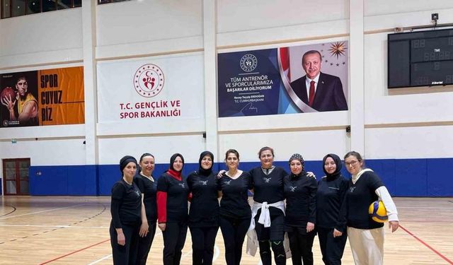 Kadınlar Günü nedeniyle voleybol müsabakası