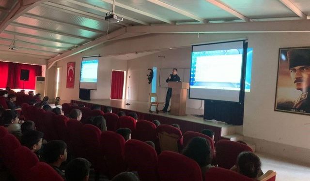 Karacasu’da öğrencilere yönelik ’Suçtan Korunma Semineri’ düzenledi