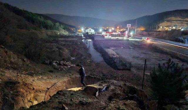 Karasu hattındaki arızayı gidermek için ekiplerin yoğun çalışması sürüyor