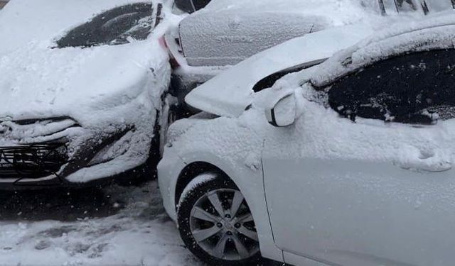 Kayganlaşan yol kazayı beraberinde getirdi