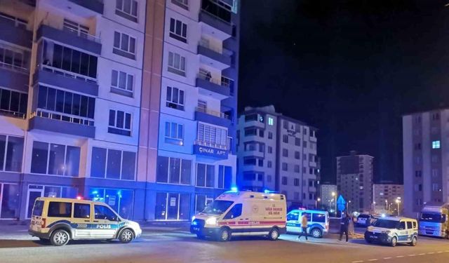 Kayseri’de 9’uncu kattan düşen genç hayatını kaybetti