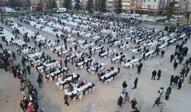 Kazım Kurt’tan Büyükdere’ye 5 bin kişilik dev iftar sofrası