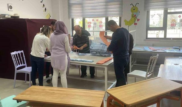 Kırklareli’nde oy sayma işlemi devam ediyor