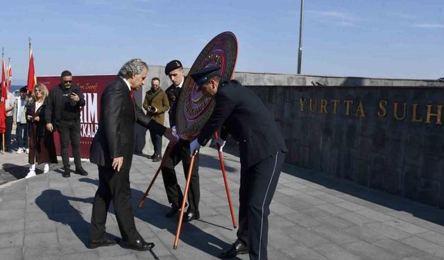 Kuşadası’nda Çanakkale Deniz Zaferi’nin 109’uncu yıl dönümü kutlandı