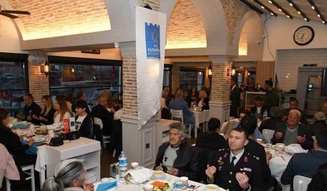 Kuşadası’nda şehit aileleri ve gaziler iftarda buluştu