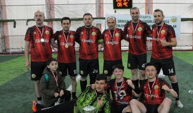 Kütahya OBM halı saha futbol turnuvasında şampiyon Tavşanlı