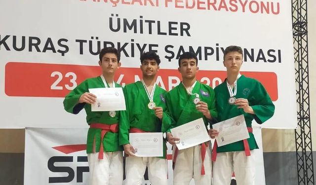 Kütahyalı sporculardan Ümitler Kuraş Türkiye Şampiyonası’nda zafer