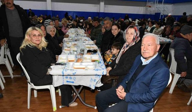 Lapseki Belediyesi ilk iftarını Dalyan Mahallesinde verdi