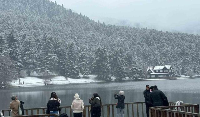 Mart kapıdan baktırdı: Bolu’nun doğa harikası beyaz örtüyle kaplandı