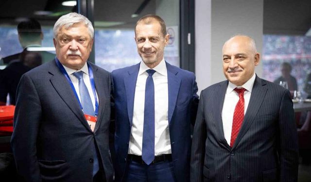 Mehmet Büyükekşi, Macaristan maçını Orban, Ceferin ve Csany ile birlikte izledi