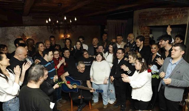 Mehmet Topal, down sendromlular için verdiği iftarda sanat ve spor dünyasını buluşturdu