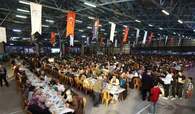 Merkezefendi’nin iftar sofrası Mehmet Akif Ersoy’da uruldu