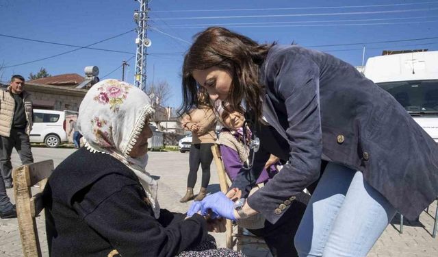 Mersin’de ’Gezici Sağlık Aracı’ çalışmalarını sürdürüyor