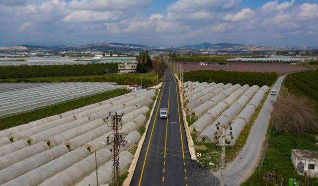 Mersin’de yol yapım çalışmaları sürüyor