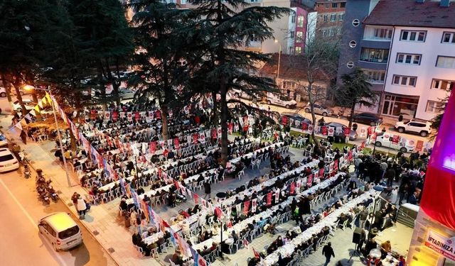 MHP Söğüt’te vatandaşları iftarda buluşturdu