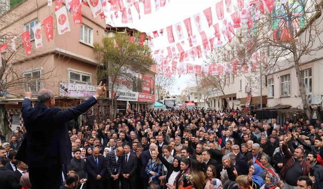 Oğuzeli’nde miting gibi açılış