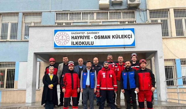 Okullarda deprem tatbikatı yapıldı