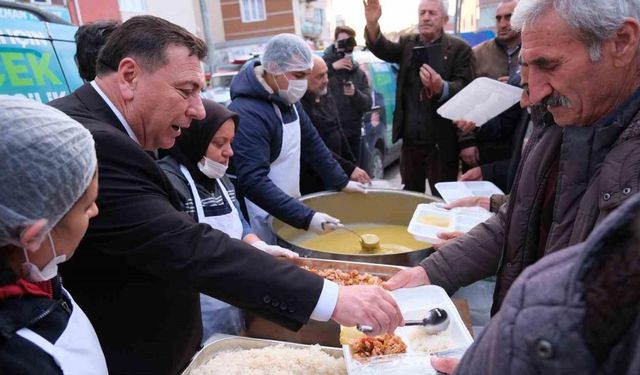 Özkan Alp 71 Evler Mahallesi’nde iftar düzenledi