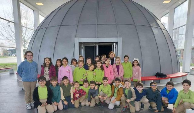 Planetaryum’a miniklerden yoğun ilgi