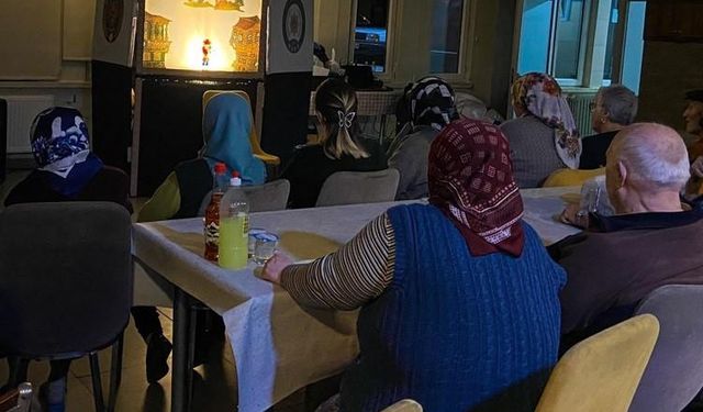 Polis huzurevinde kalan vatandaşlarla iftarda bir araya geldi